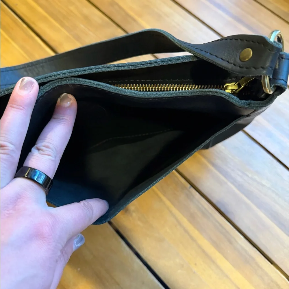 Portland Leather Goods Triangle Black Shoulder Bag - Picture 7 of 8